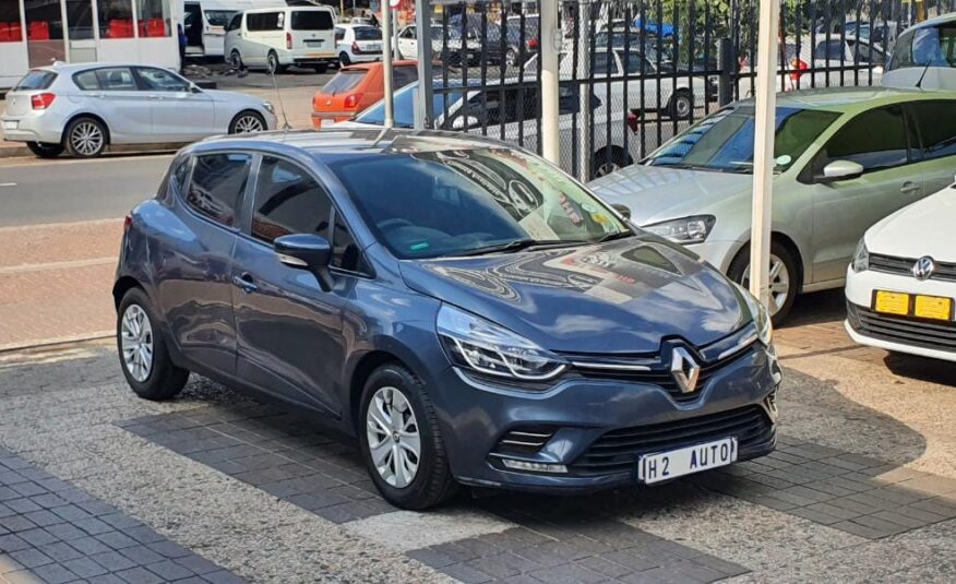 Renault Clio IV 900T Authentique 5-dr (66kW)