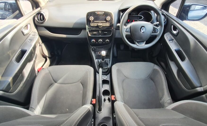 Renault Clio IV 900T Authentique 5-dr (66kW)