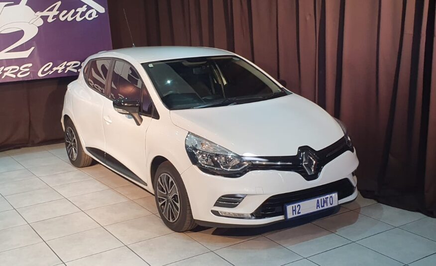 Renault Clio IV 900T Authentique 5-dr (66kW)