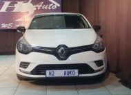 Renault Clio IV 900T Authentique 5-dr (66kW)