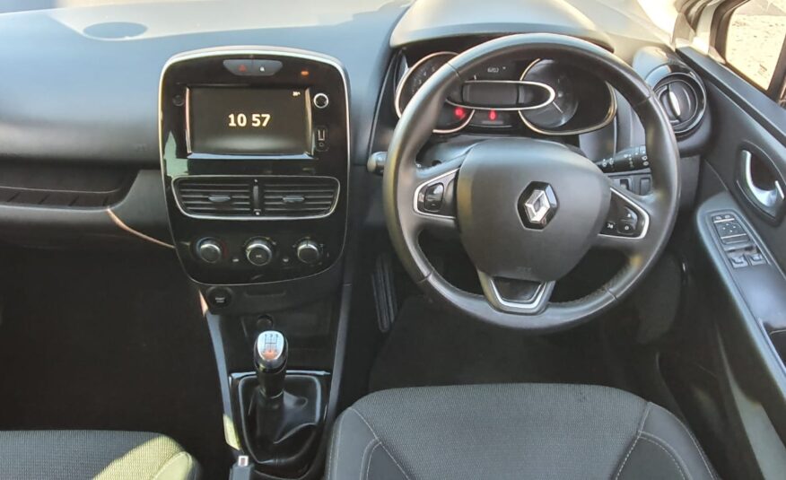 Renault Clio IV 900T Authentique 5-dr (66kW)