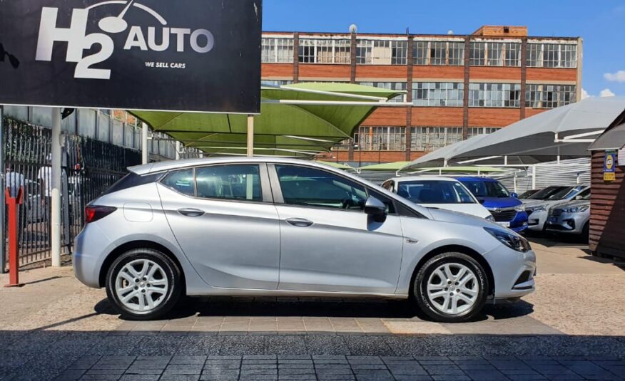 Opel Astra 1.0T Essentia 5-dr