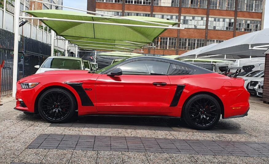 Ford Mustang 5.0 GT Auto