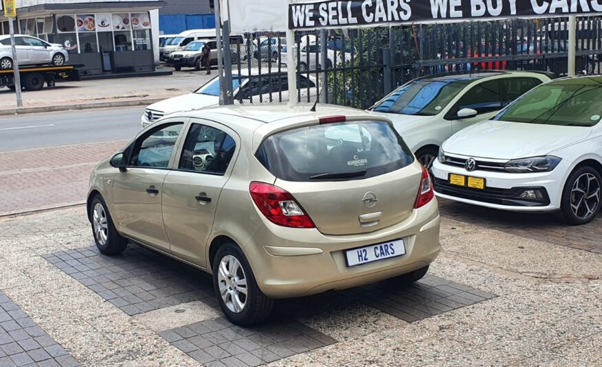 Opel Corsa 1.4 Essentia 5-dr