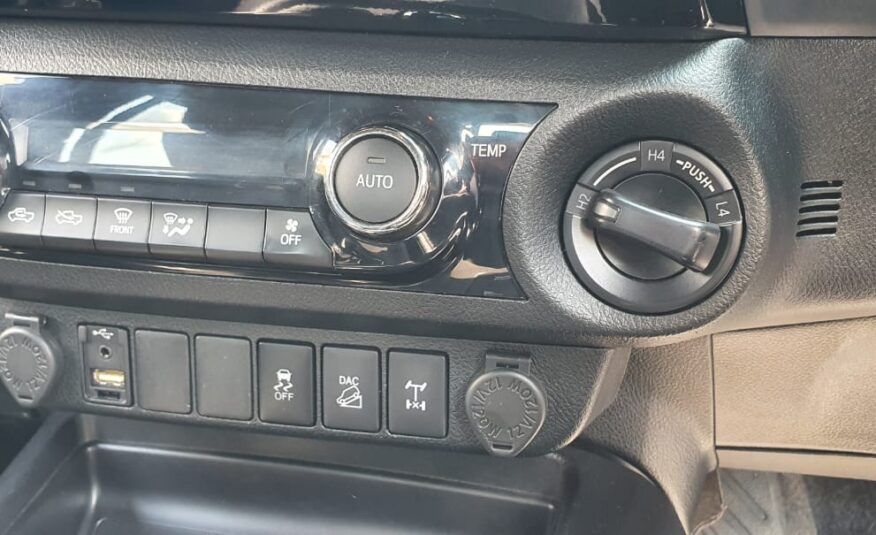 Toyota Hilux 2.8 GD-6 Raider 4×4 Auto Double-Cab