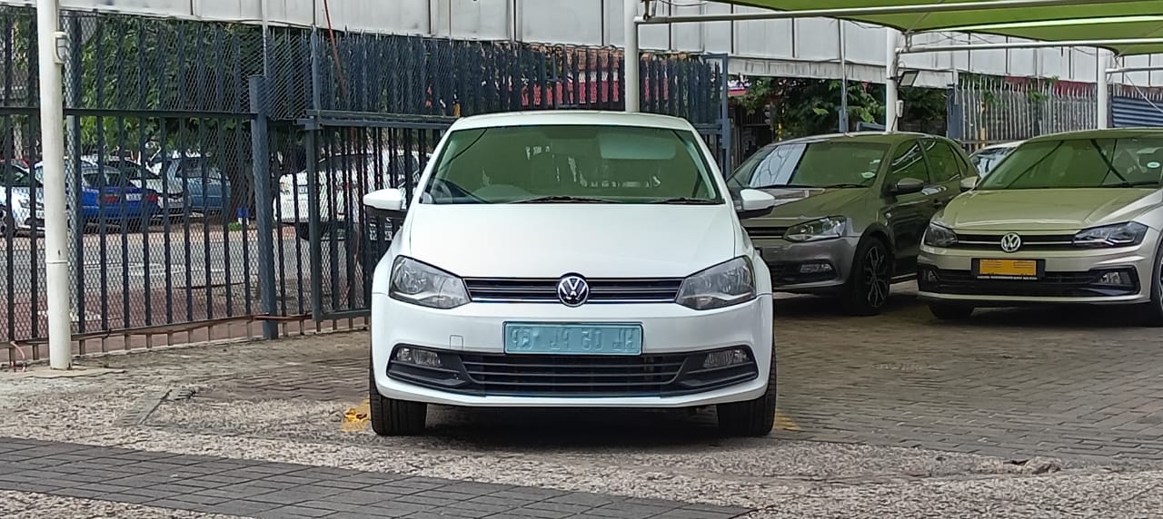 Volkswagen Polo Vivo 1.6 Comfortline Auto 5-dr