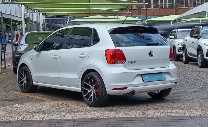 Volkswagen Polo Vivo 1.6 Comfortline Auto 5-dr