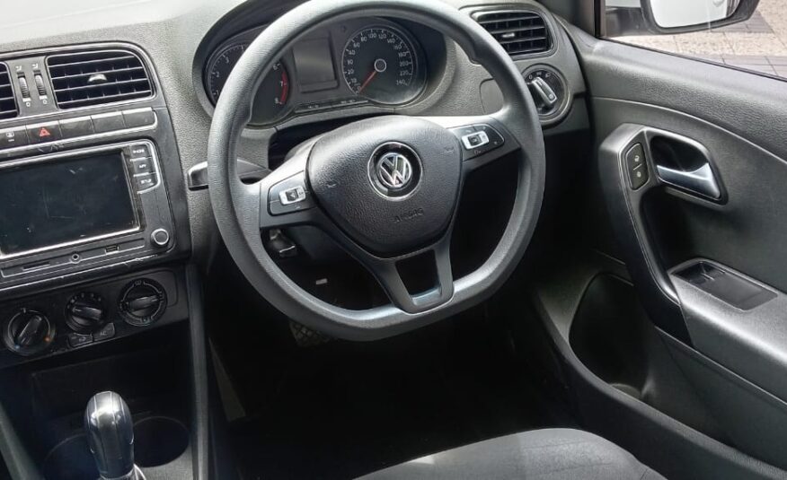 Volkswagen Polo Vivo 1.6 Comfortline Auto 5-dr