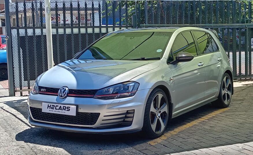 Volkswagen Golf VII GTI 2.0 TSI Auto