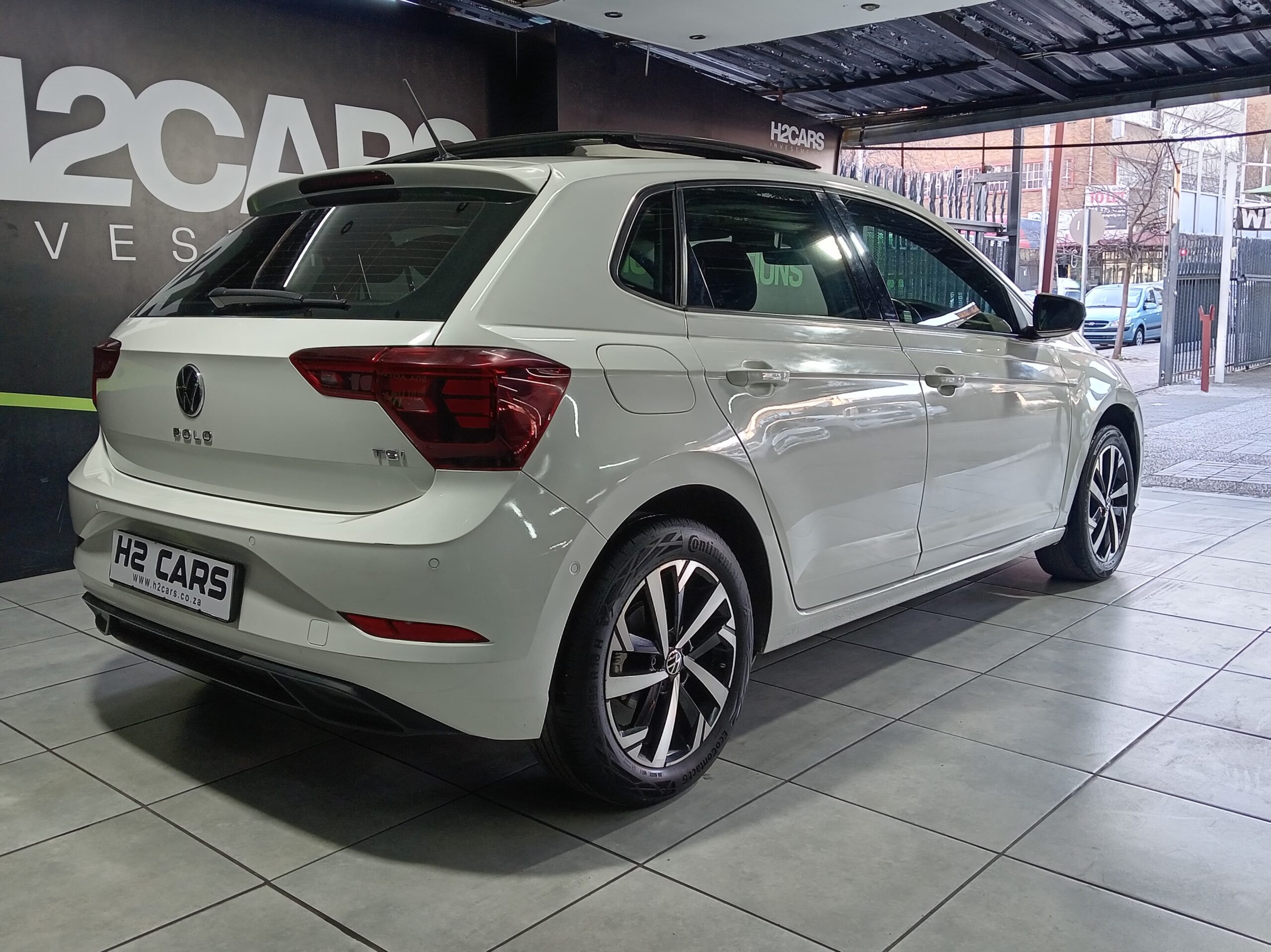 Volkswagen Polo 1.0 TSI Life Auto